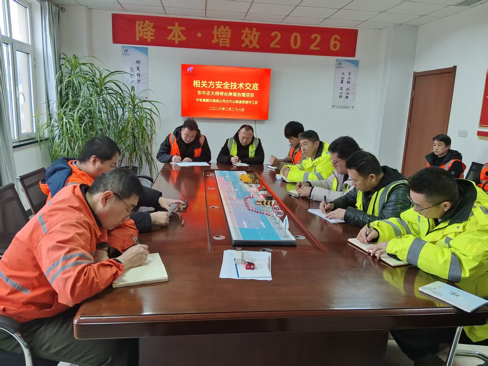 ce5ef7e1c56b5231f55a745b851a6b59.jpg ce5ef7e1c56b5231f55a745b851a6b59.jpg